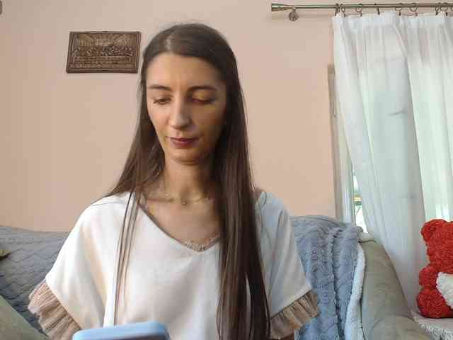 ella-myst webcam