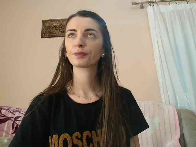ella-myst webcam