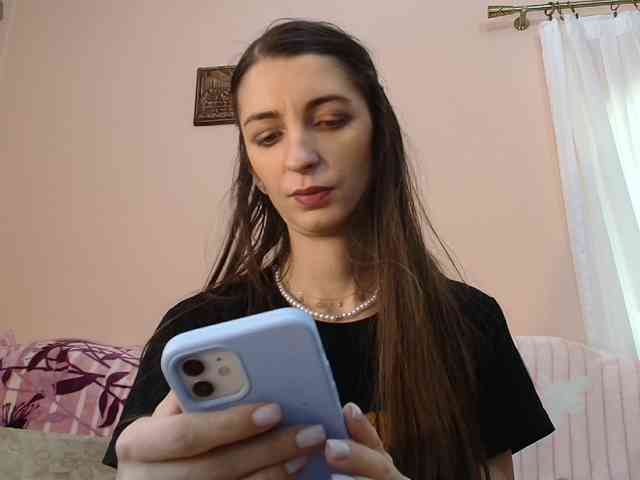 ella-myst webcam