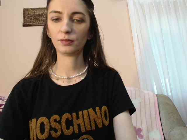 ella-myst webcam