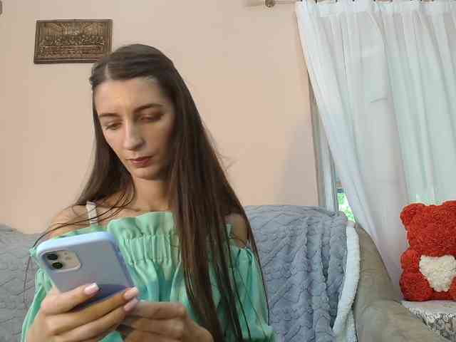 ella-myst webcam