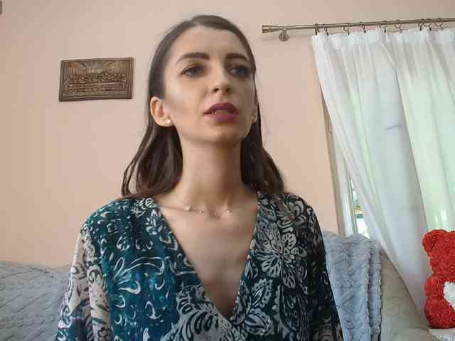 ella-myst webcam