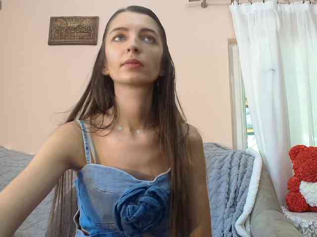 ella-myst webcam
