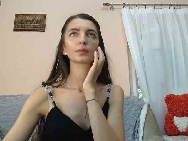 ella-myst webcam