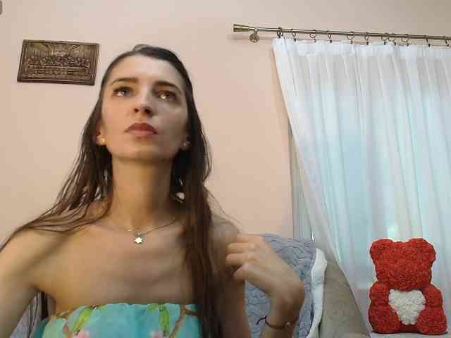 ella-myst webcam