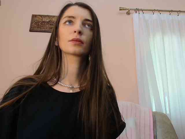 ella-myst webcam