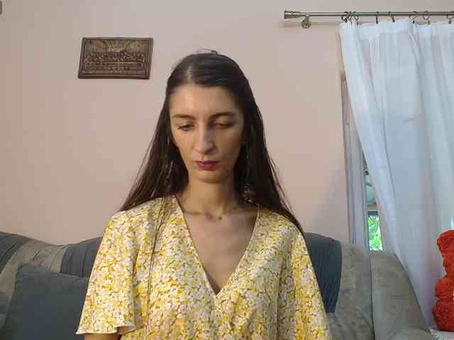ella-myst webcam