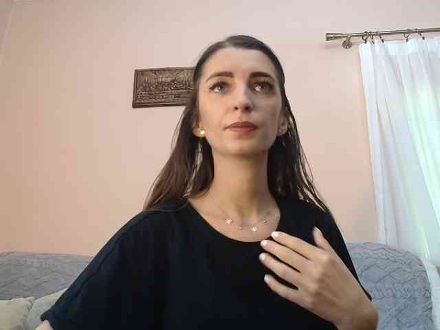 ella-myst webcam