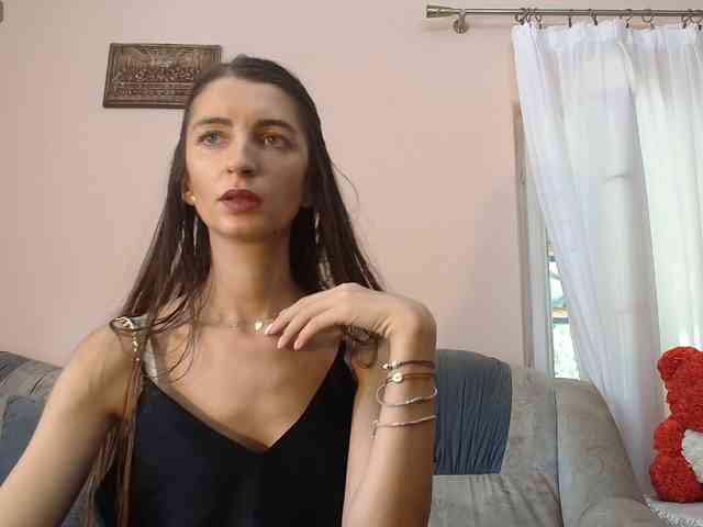 ella-myst webcam