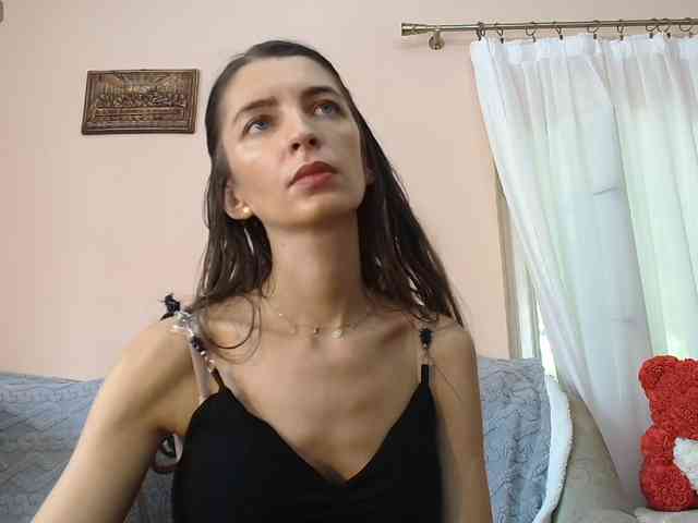 ella-myst webcam