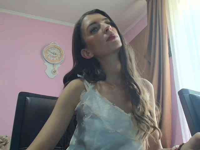 ella-myst webcam