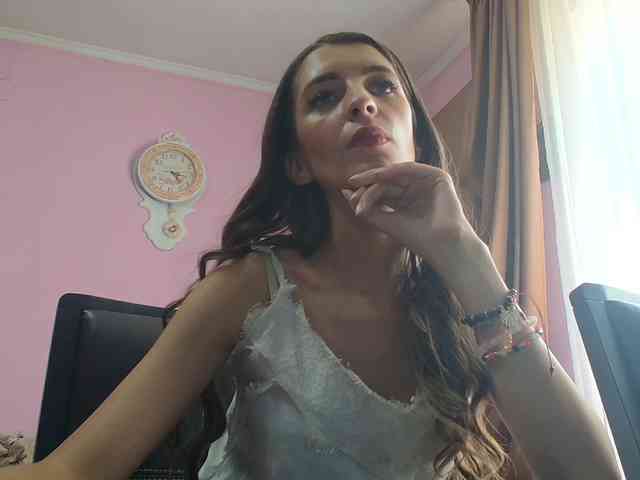 ella-myst webcam