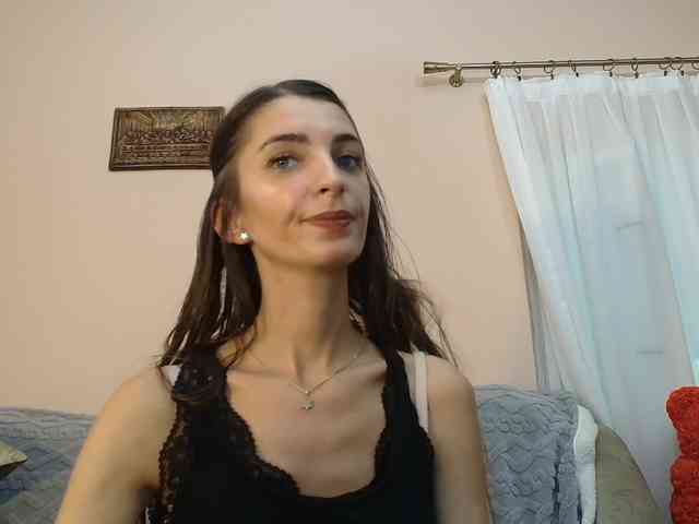 ella-myst webcam