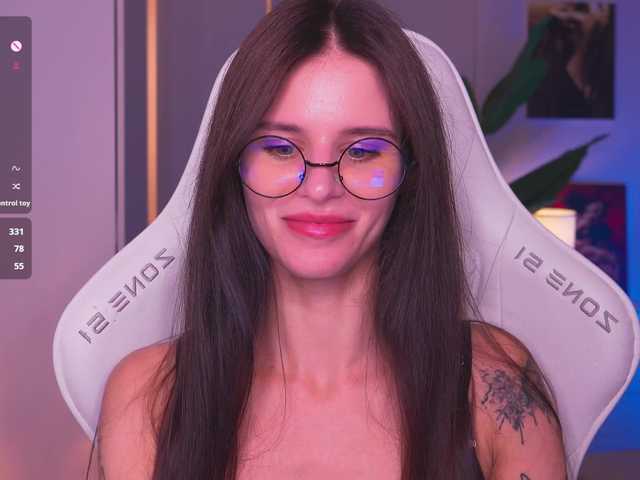 EmiliAva82936 live cam on BongaCams