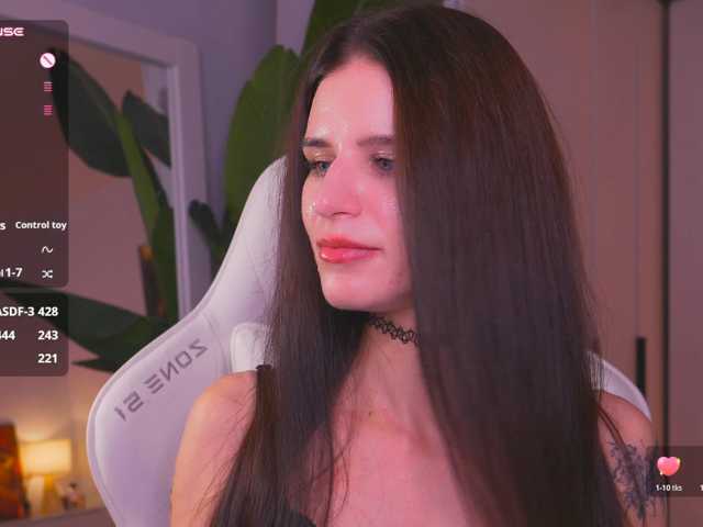 EmiliAva82936 live cam on BongaCams