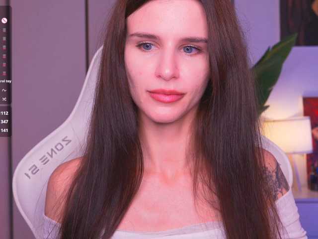 EmiliAva82936 live cam on BongaCams