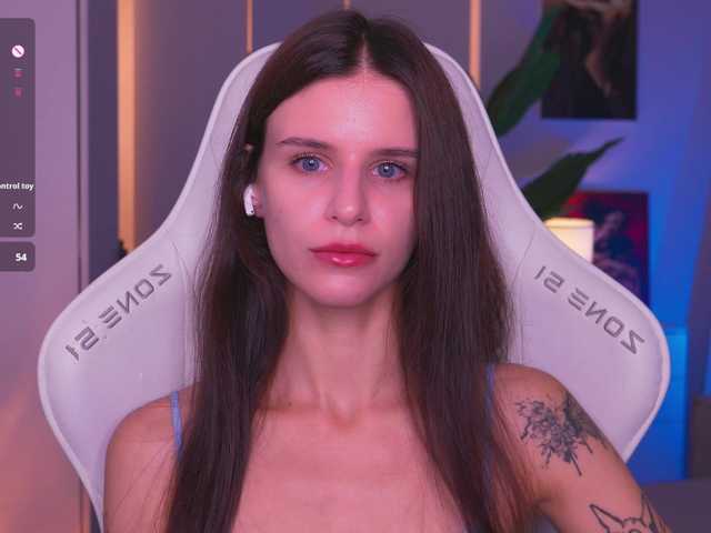 EmiliAva82936 live cam on BongaCams