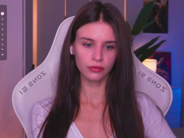 EmiliAva82936 live cam on BongaCams