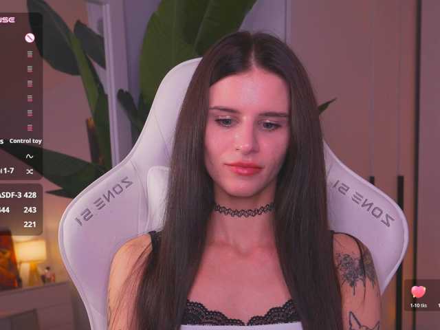 EmiliAva82936 live cam on BongaCams