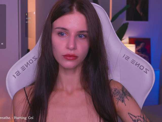 EmiliAva82936 live cam on BongaCams