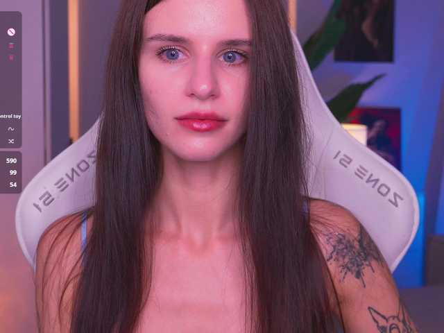 EmiliAva82936 live cam on BongaCams