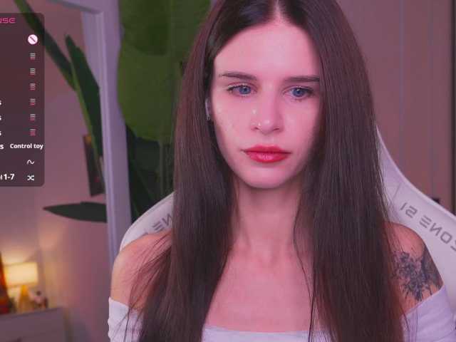 EmiliAva82936 live cam on BongaCams