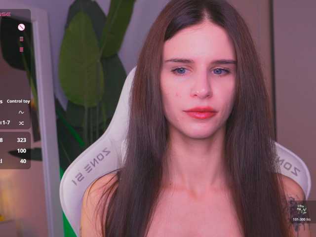 EmiliAva82936 live cam on BongaCams