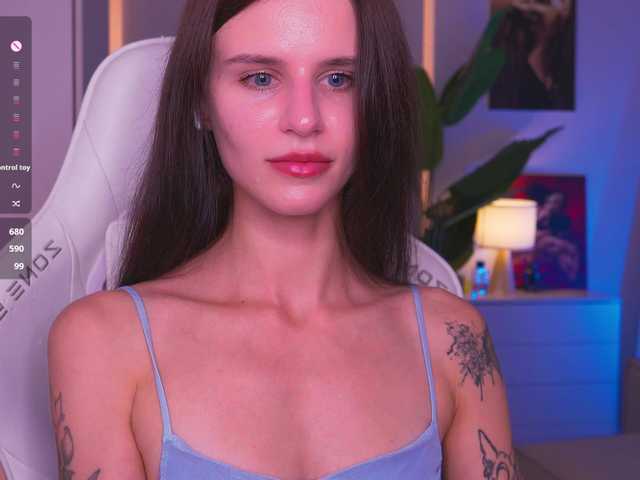 EmiliAva82936 live cam on BongaCams