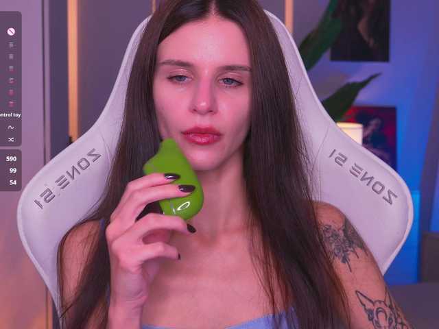 EmiliAva82936 live cam on BongaCams
