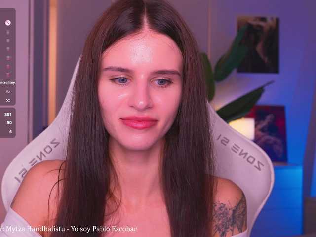 EmiliAva82936 live cam on BongaCams