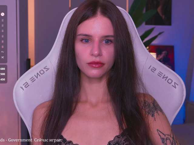 EmiliAva82936 live cam on BongaCams