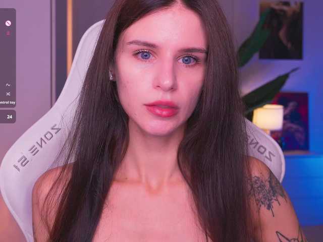 EmiliAva82936 live cam on BongaCams