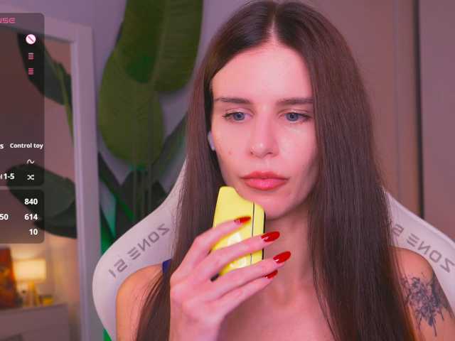 EmiliAva82936 live cam on BongaCams