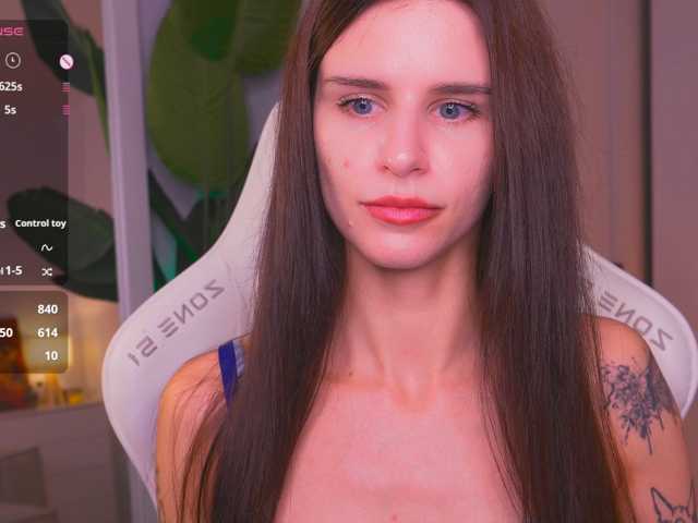 EmiliAva82936 live cam on BongaCams