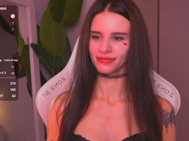 Emimoon live cam