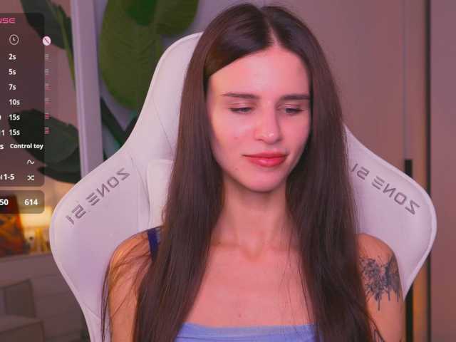 EmiliAva82936 live cam on BongaCams