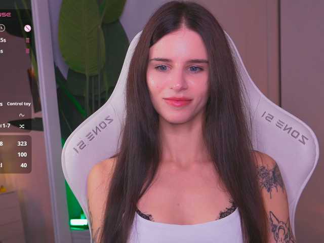 EmiliAva82936 live cam on BongaCams