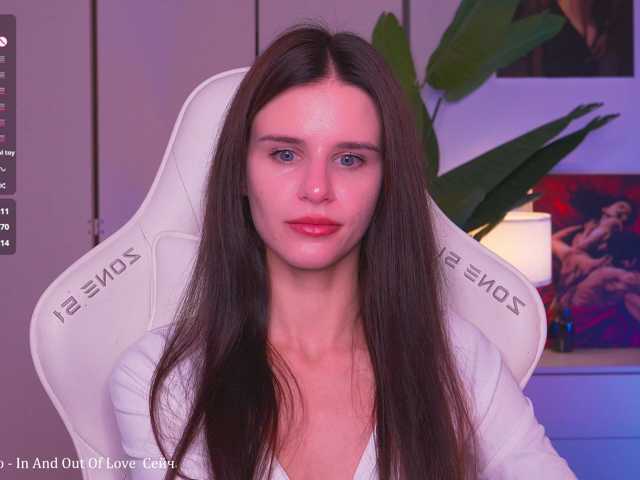 EmiliAva82936 live cam on BongaCams