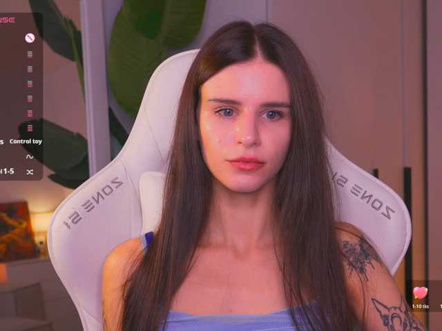 EmiliAva82936 live cam on BongaCams