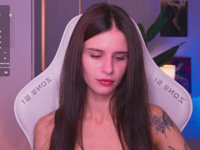 EmiliAva82936 live cam on BongaCams