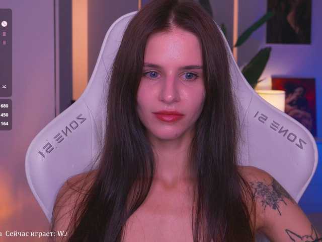 EmiliAva82936 live cam on BongaCams