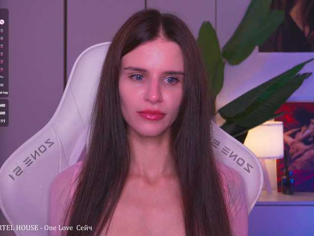 EmiliAva82936 live cam on BongaCams