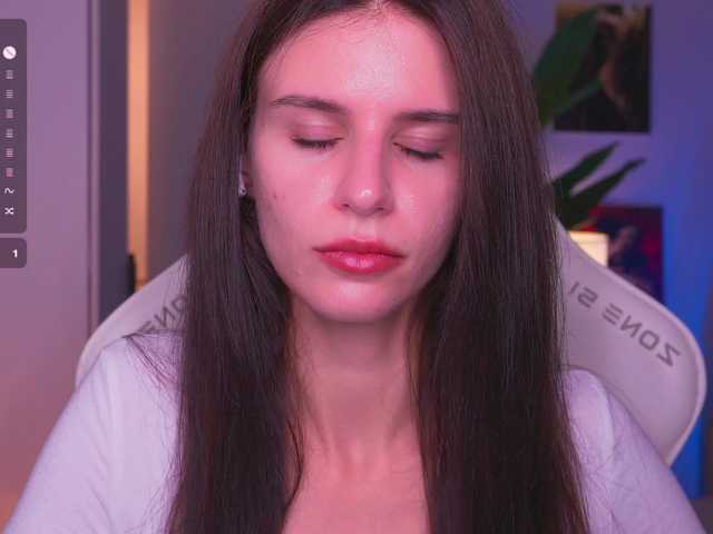 EmiliAva82936