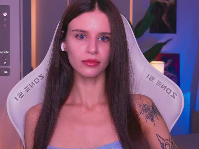 EmiliAva82936 live cam on BongaCams