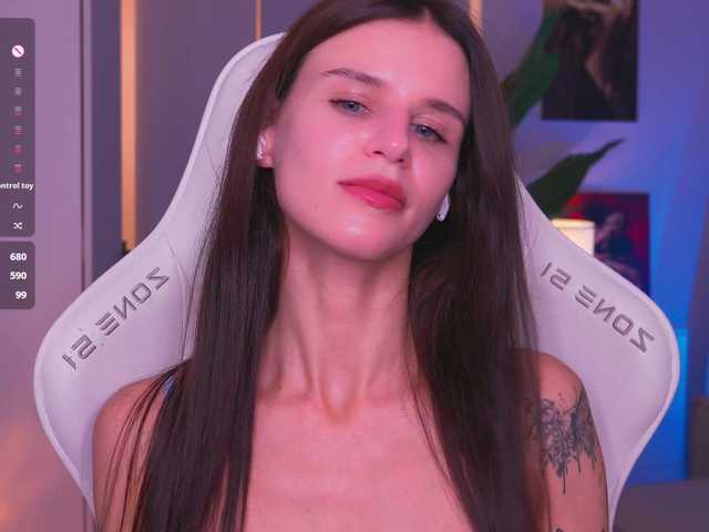 EmiliAva82936 live cam on BongaCams