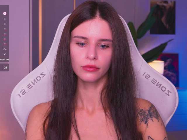 EmiliAva82936 live cam on BongaCams