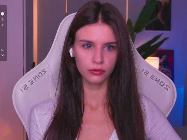 EmiliAva82936 live cam on BongaCams
