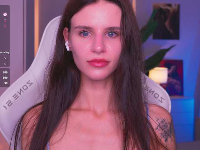 EmiliAva82936 live cam on BongaCams