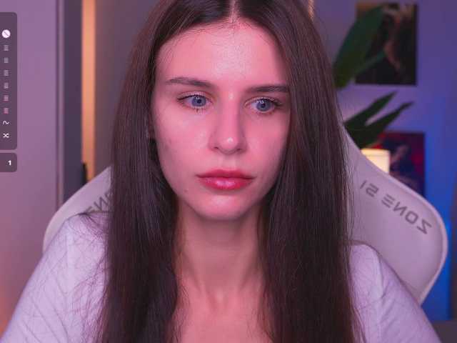 EmiliAva82936 live cam on BongaCams