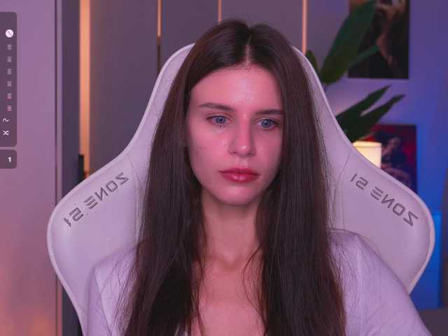 EmiliAva82936 live cam on BongaCams